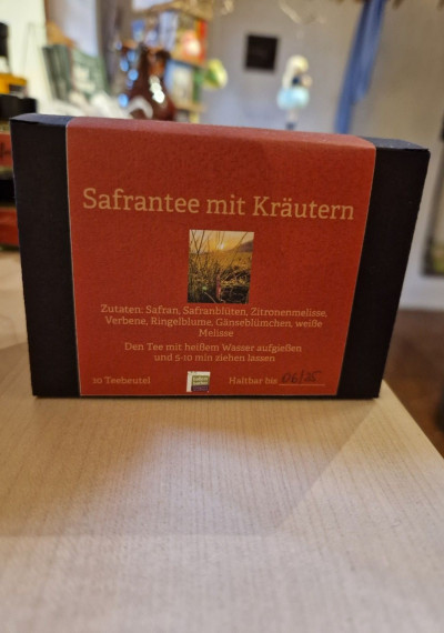 Safran-Kräutertee