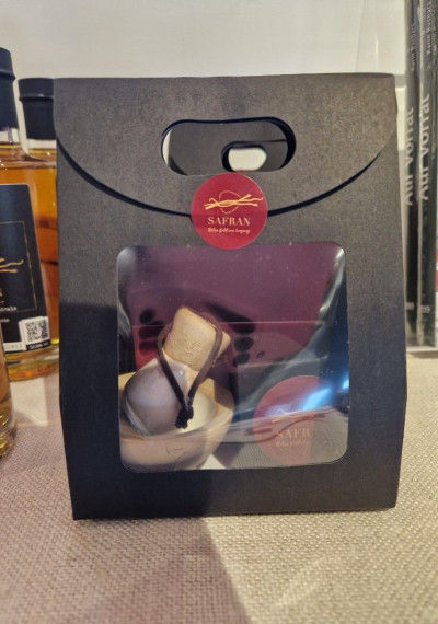 Safran in der Geschenksverpackung