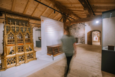 Post vom 08.07.2026 14:01 - ⚜️Einblick in die Sonderausstellung "Meisterwerke der Möbelkunst - Salzburg 1450